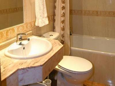 Hostal Bianco Madrid Dış mekan fotoğraf
